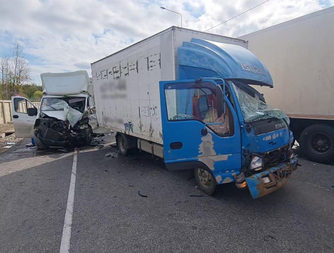 В ДТП с тремя грузовиками под Балабановом пострадало два человека