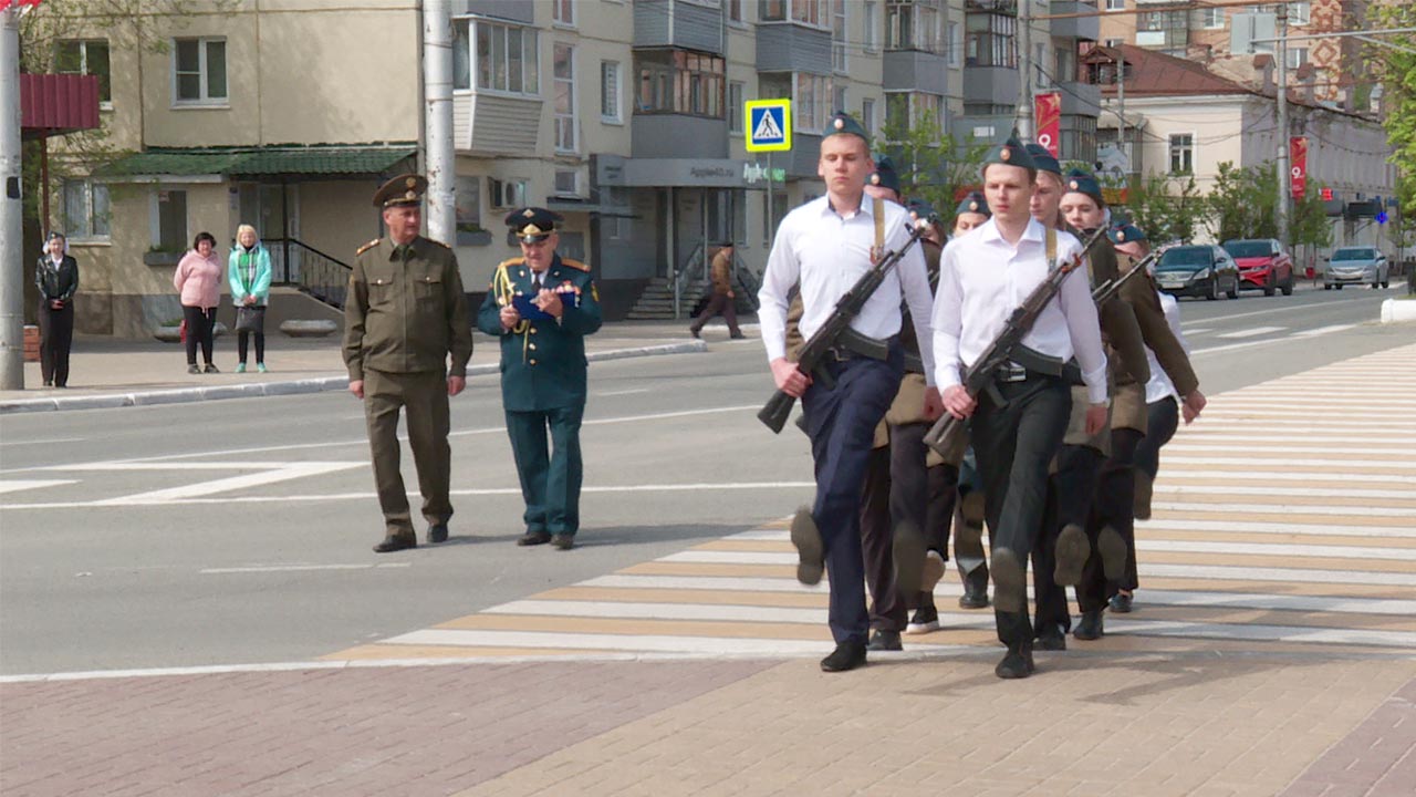 Лучший почетный караул выбрали в Калуге | 05.05.2023 | Новости Калуги -  БезФормата