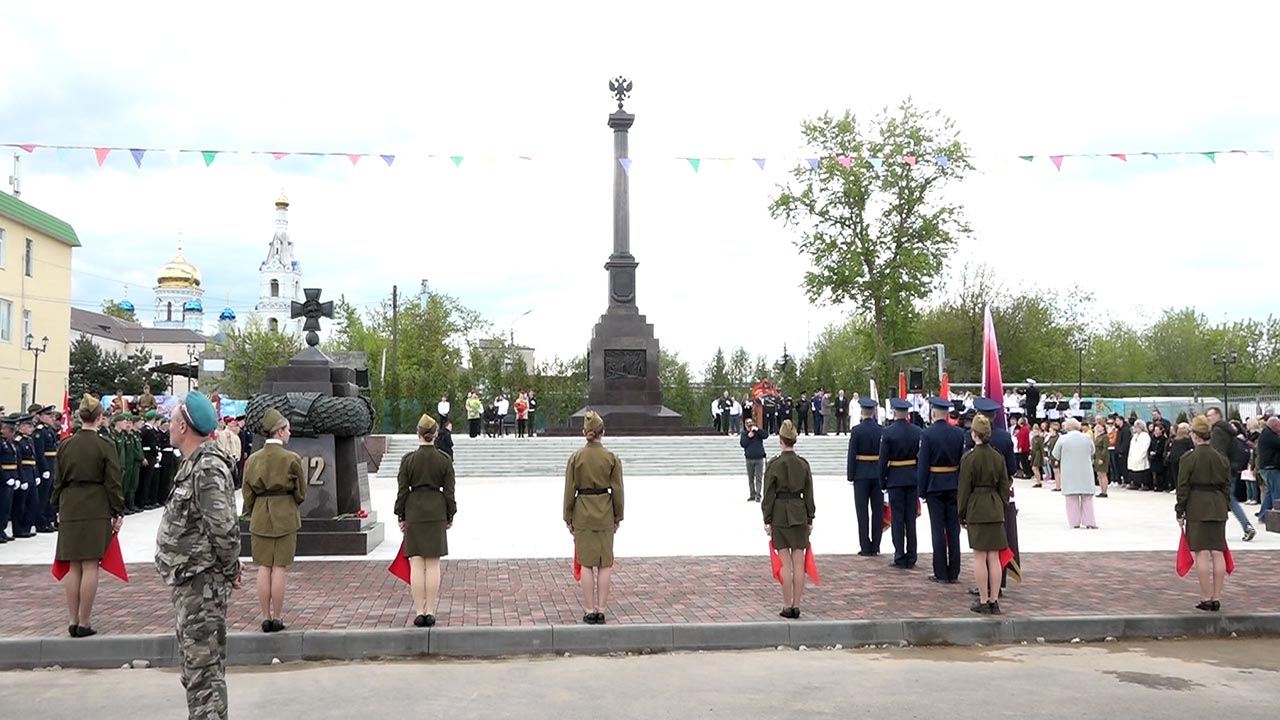 Памятную стелу города воинской славы открыли в Малоярославце | 09.05.2023 |  Новости Калуги - БезФормата