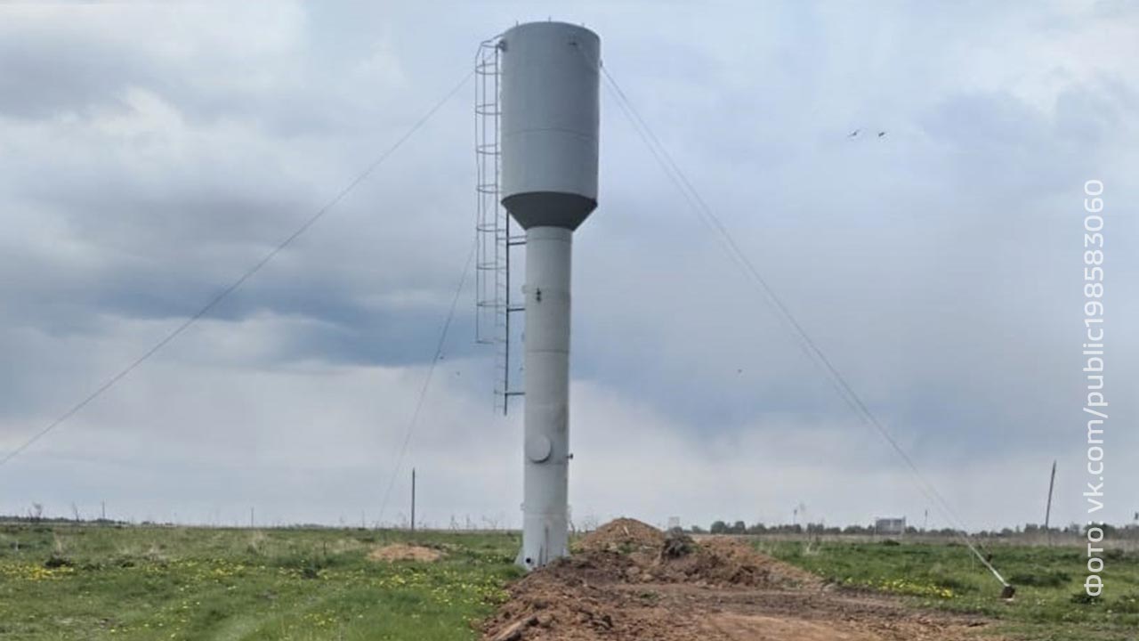 Новую водонапорную башню установили в Сухиничском районе