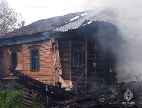 При пожаре в Перемышльском районе пострадали люди