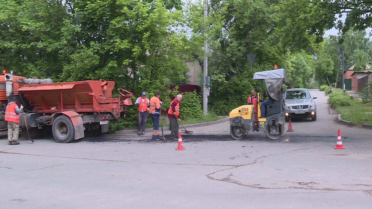 Около 15 тысяч квадратных метров ям заделают в Калуге