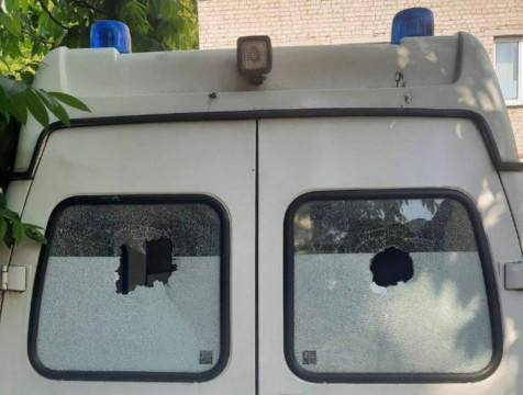 Подростки разбили камнями стекла машин скорой помощи в Калуге