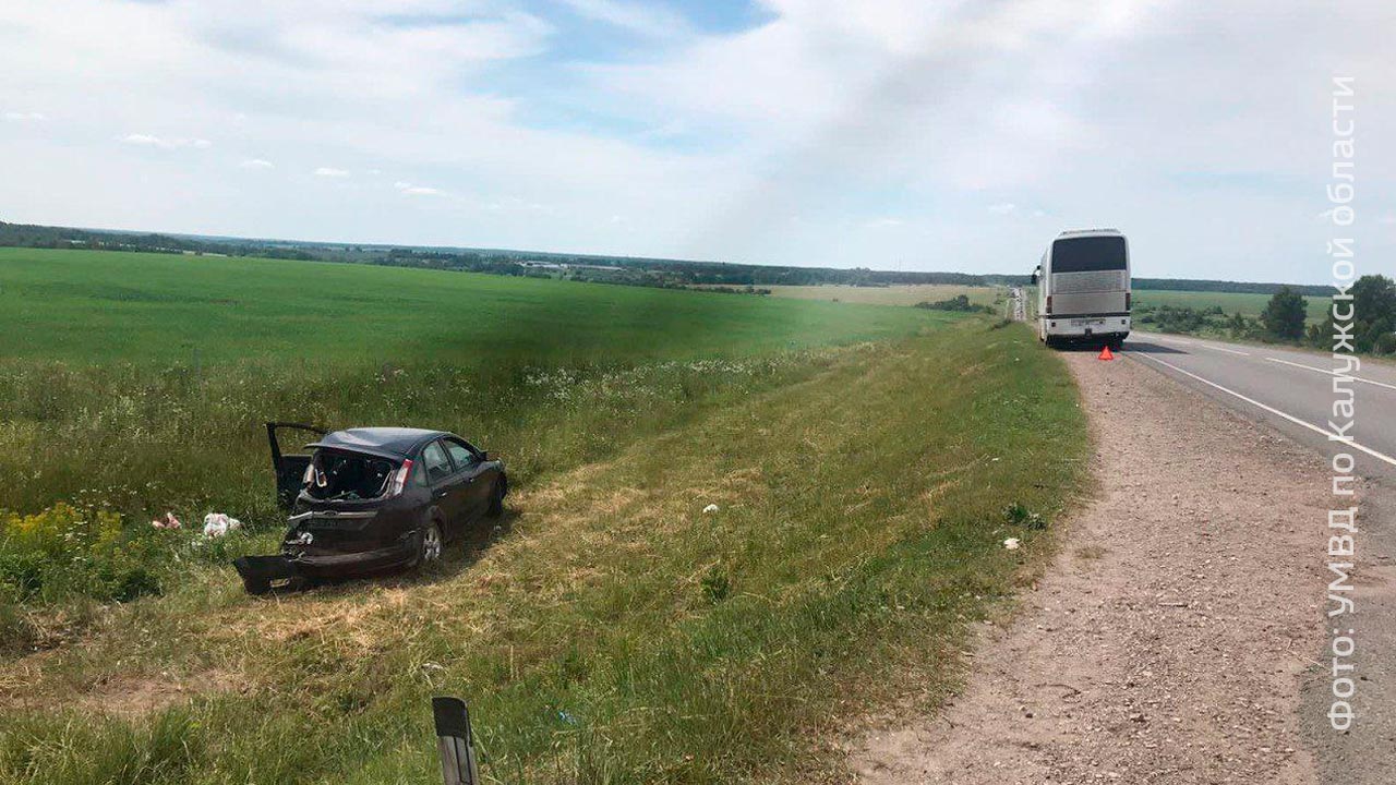 Два человека пострадали в ДТП с автобусом в Калужской области