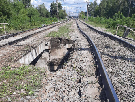 Грузовик повредил железнодорожный проезд в Обнинске