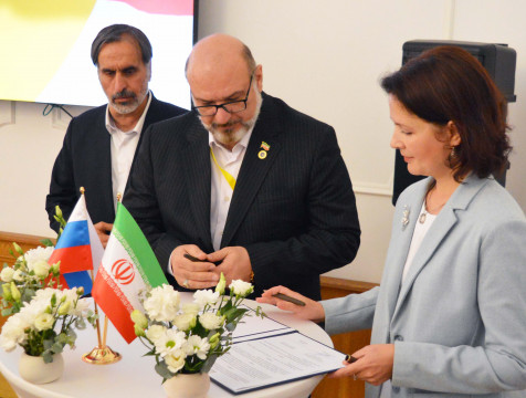 Соглашение об экономическом сотрудничестве подписали Иран и Калужская область