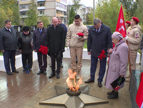 На мемориале в Товаркове зажгли Вечный огонь