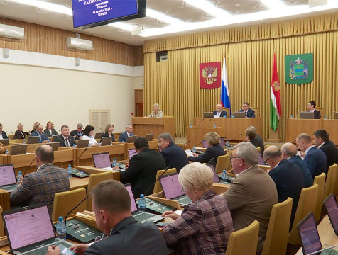 Доходную и расходную части бюджета Калужской области увеличили