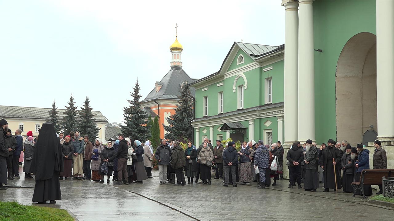 В Оптиной пустыни отпраздновали день памяти преподобного Амвросия |  23.10.2023 | Новости Калуги - БезФормата