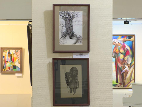 Совместная выставка художников отца и сына открылась в калужском Доме музыки