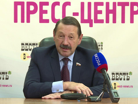 Депутат Геннадий Скляр рассказал калужанам о новом бюджете РФ