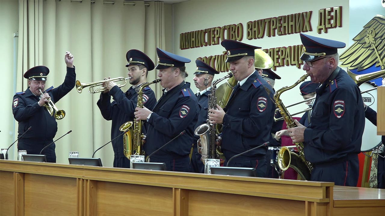 В калужском УМВД провели торжественное собрание в честь профессионального  праздника