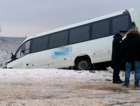 Экскурсионный автобус с детьми попал в ДТП в Калужской области