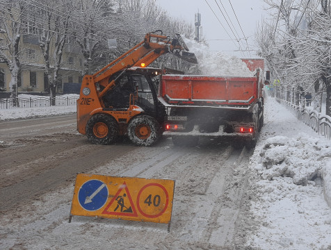 С 8 улиц Калуги в ночь на 5 декабря будут вывозить снег