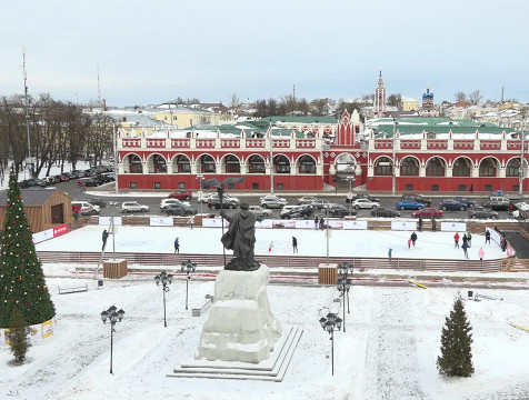 Каток на Старом Торге снова становится местом притяжения горожан и гостей Калуги