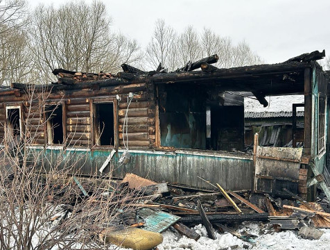 В Новый год пожилая семейная пара погибла при пожаре в Бетлице
