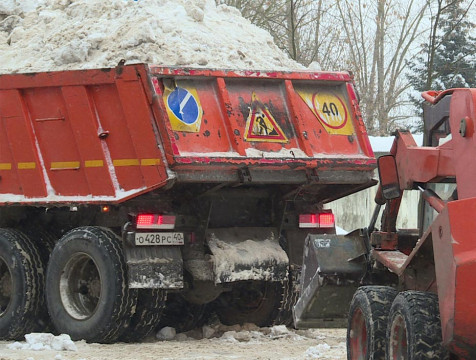 С шести улиц ближайшей ночью будут вывозить снег в Калуге