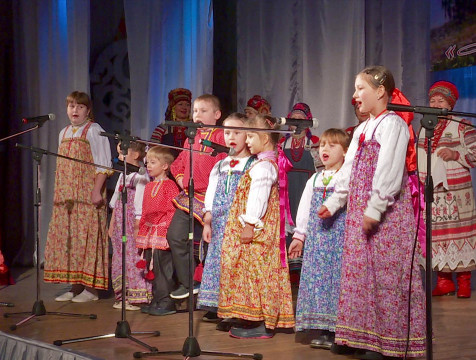 Фестиваль русской песни собрал в Колюпанове коллективы со всей области