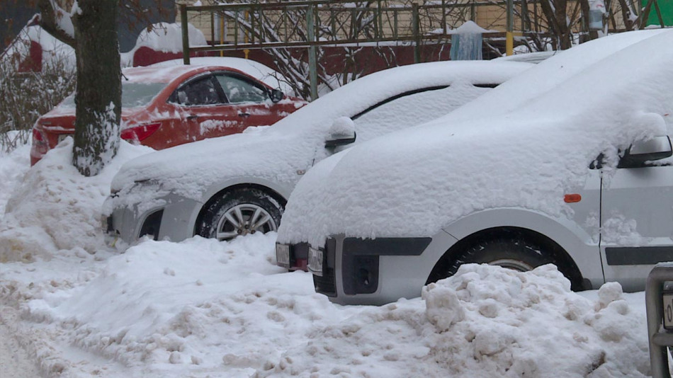 парковки-во-дворах-машины-под-снегом0119.jpg