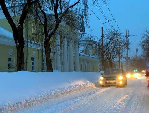 О сильном снегопаде и ледяном дожде предупредили калужан спасатели