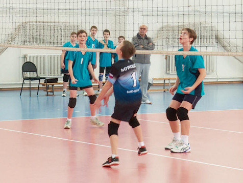 Калужане уступили петербуржцам в первый день турнира по волейболу