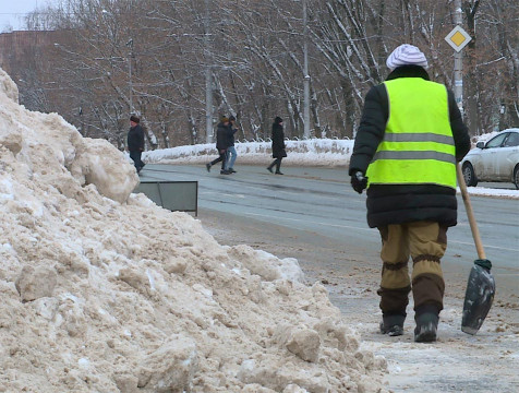 60 тонн реагентов высыпали на улицы Калуги за сутки