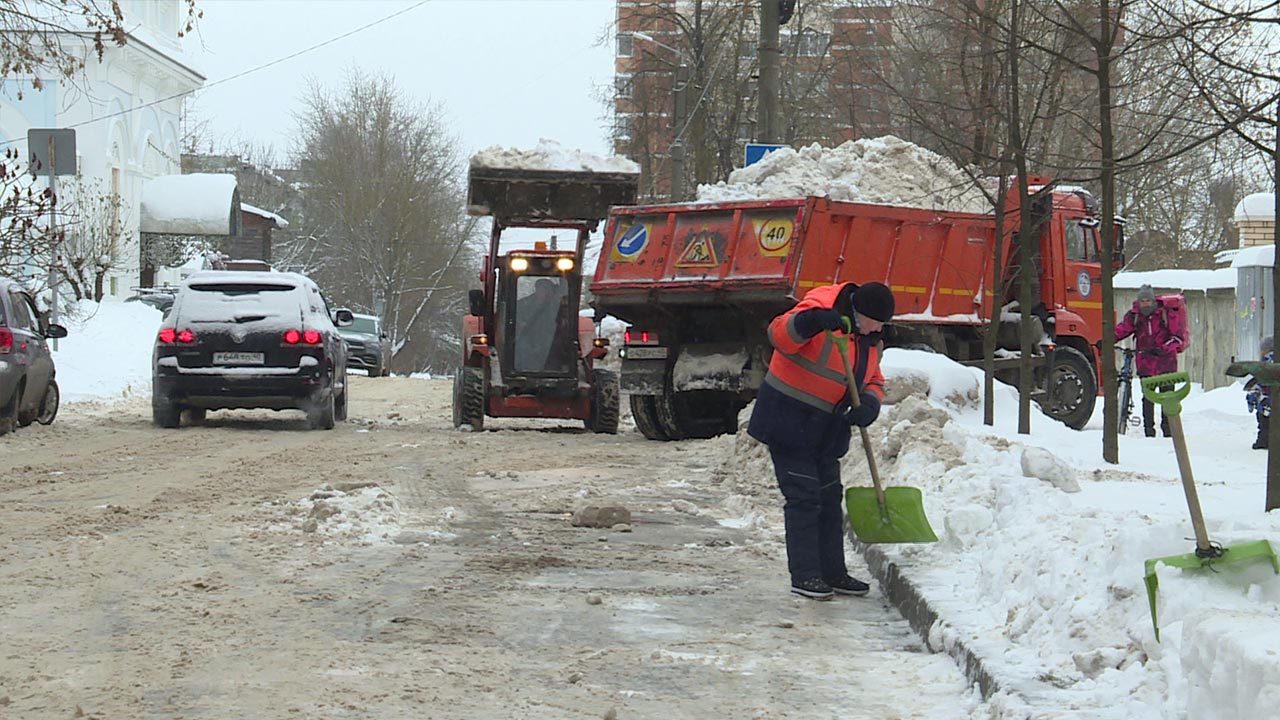 3,8 тысячи кубометров снега вывезли за сутки в Калуге