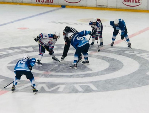 Обнинские хоккеисты в домашнем матче разгромили смоленский 