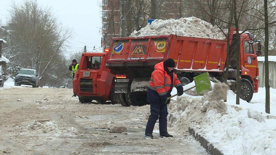 Уборка-города-от-снега06-1213.jpg