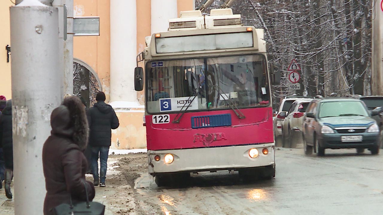 Нехватку водителей и износ машин в УКТ назвали ключевыми проблемами