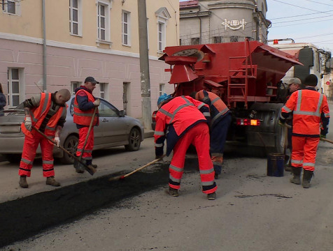 На 13 тысячах квадратных метрах дорог проведут ямочный ремонт в Калуге