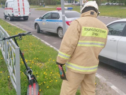 Девушка на самокате попала под колеса BMW в Обнинске