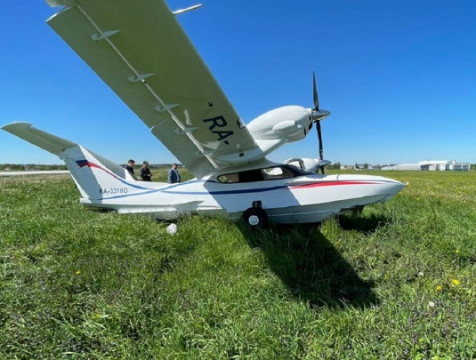 Самолет получил повреждения при посадке в аэропорту 