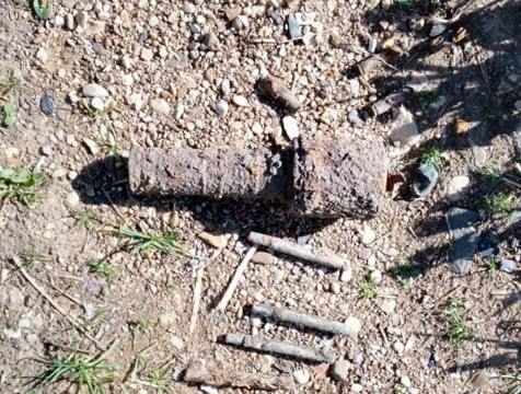 Ручную гранату и артиллерийский снаряд нашли в калужских деревнях