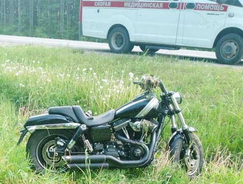 Мотоцикл Harley-Davidson и КамАЗ столкнулись в Жуковском районе