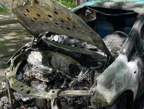 В Анненках сгорел автомобиль