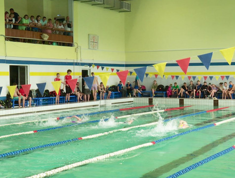В Калуге стартовал турнир по плаванию, посвященный Дню России