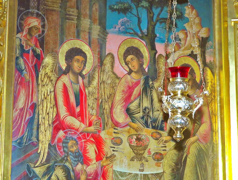 В преддверии Троицы: православные отмечают родительскую субботу