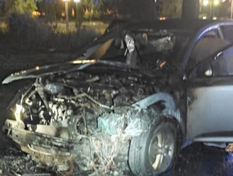 Автомобиль загорелся на улице Генерала Попова в Калуге