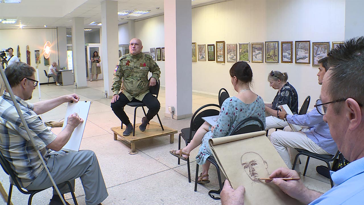 Портрет участника СВО написали калужские художники | 08.07.2024 | Новости  Калуги - БезФормата