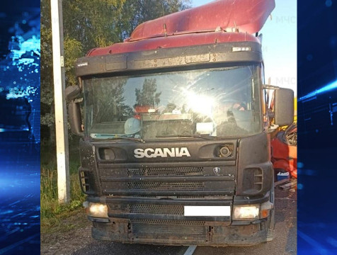 Два грузовика и легковушка столкнулись в Износковском районе