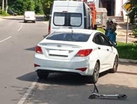 Самокатчик попал под колеса автомобиля в Боровске
