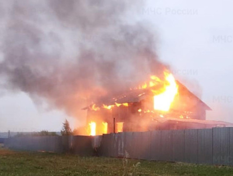 Жилой дом сгорел в Тарусском районе