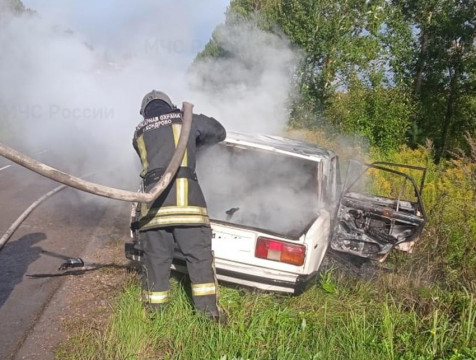 Автомобиль сгорел в Дзержинском районе