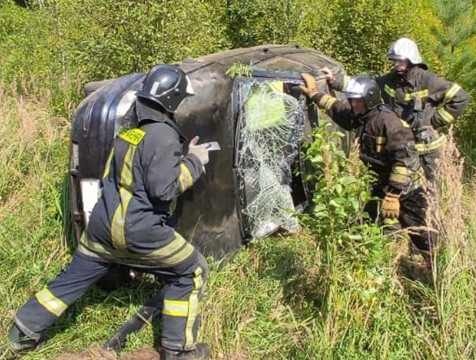 Lada перевернулась в Кировском районе