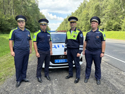 Сотрудники ГАИ сопроводили женщину с признаками инсульта до больницы