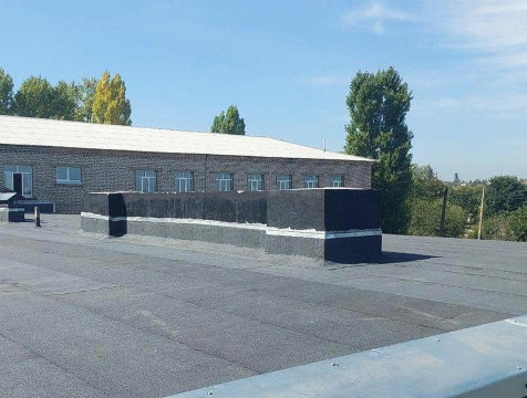 Калужские строители отремонтировали крышу школы в Первомайске