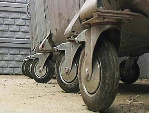 В Калуге 140-160 кубов мусора вывозят с контейнерных площадок ежедневно