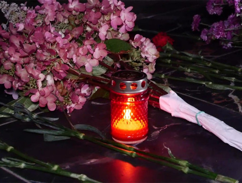 705 свечей зажгли в Людинове на памятной акции