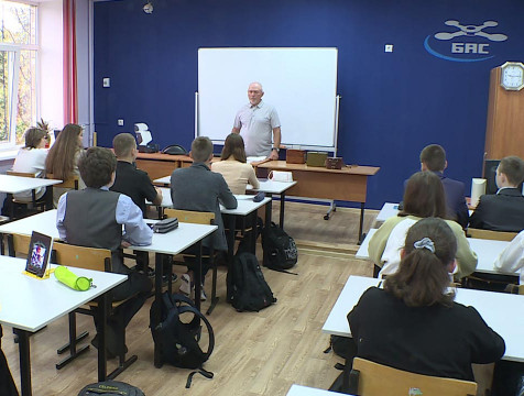 В 17 школах Калужской области создали полётные зоны для изучения нового предмета